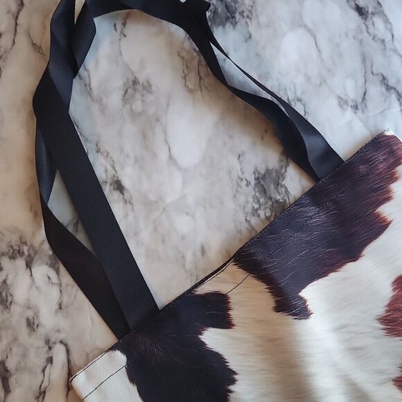 Cow Print Tote Bag with Black Handles Lightweight Shopping Bag - Picture 8 of 13